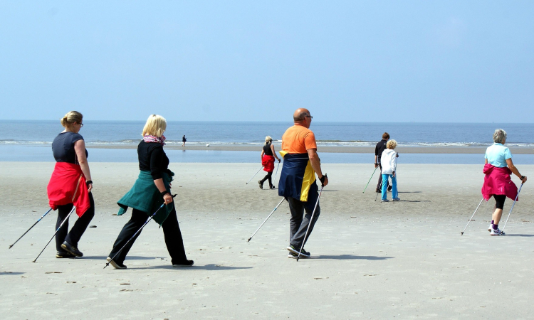 POMÁHA NORDIC WALKING ZVYŠOVAŤ DLHOVEKOSŤ?